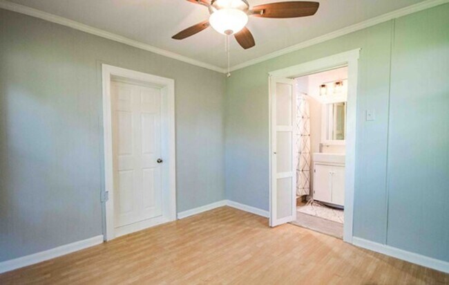 Building Photo - Fabulous home near the fairgrounds-$500 of...