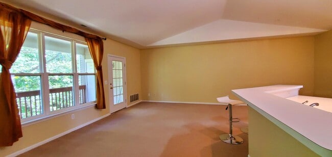 Building Photo - 1354 Fox Pointe Cir