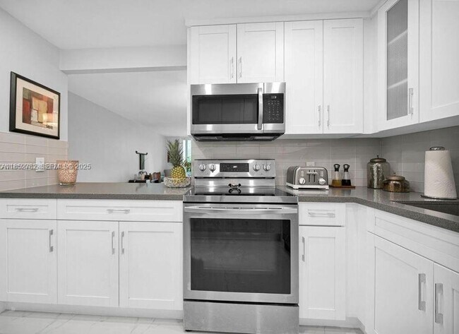 Building Photo - 2851 NE 183rd St