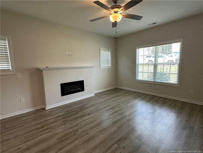 Building Photo - 158 Ledgebrook Ln