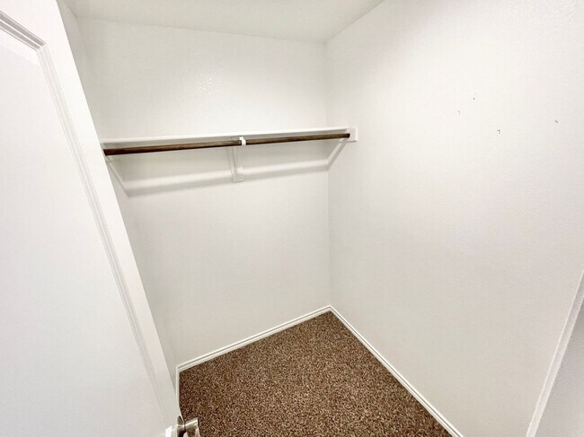 Building Photo - 1125 Silver Maple Ln