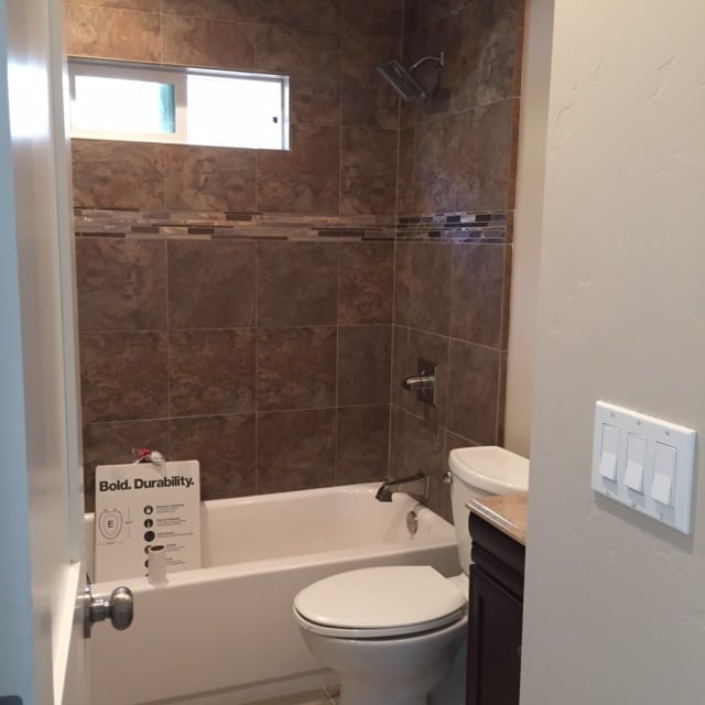 Building Photo - Charming Detached Home