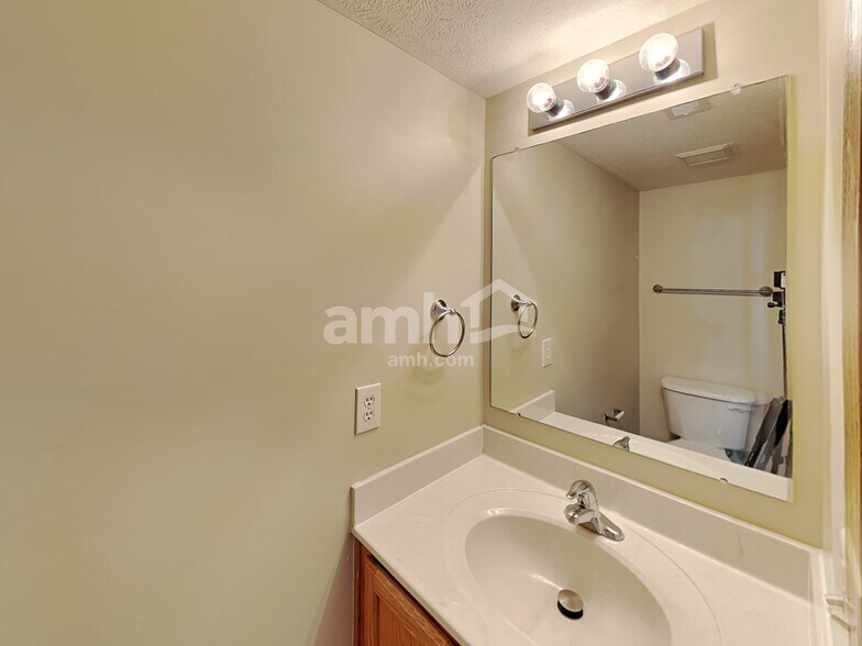 Building Photo - 6875 Tumbleweed Ln