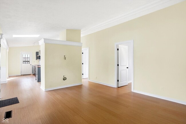 Building Photo - 131 Belaire Dr