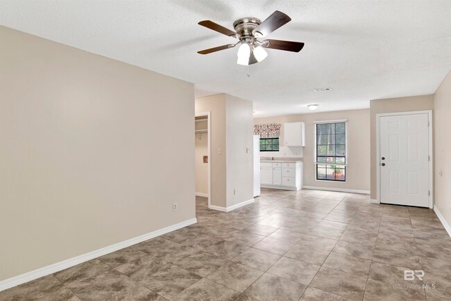 Building Photo - 6429 Schoel Ln