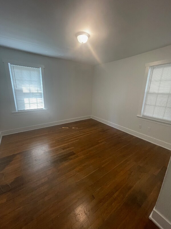 Building Photo - 1712 Hillview Dr