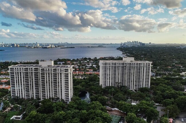 Building Photo - 2000 Towerside Terrace