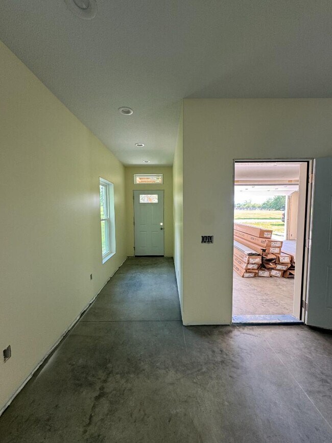 Building Photo - 721 Charlotte Ave