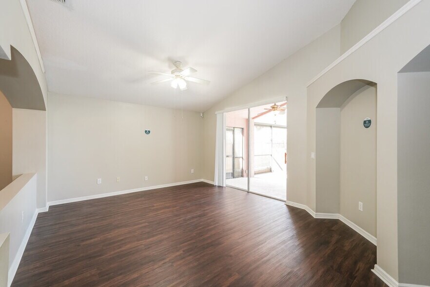 Building Photo - 6757 Waterton Dr