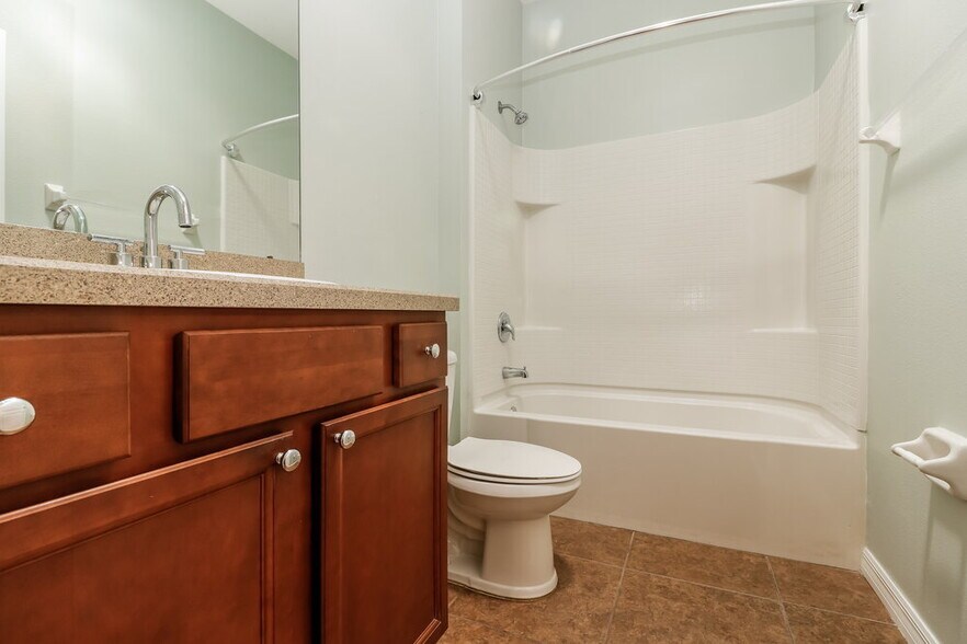 Building Photo - 6442 Twin Bridges Dr