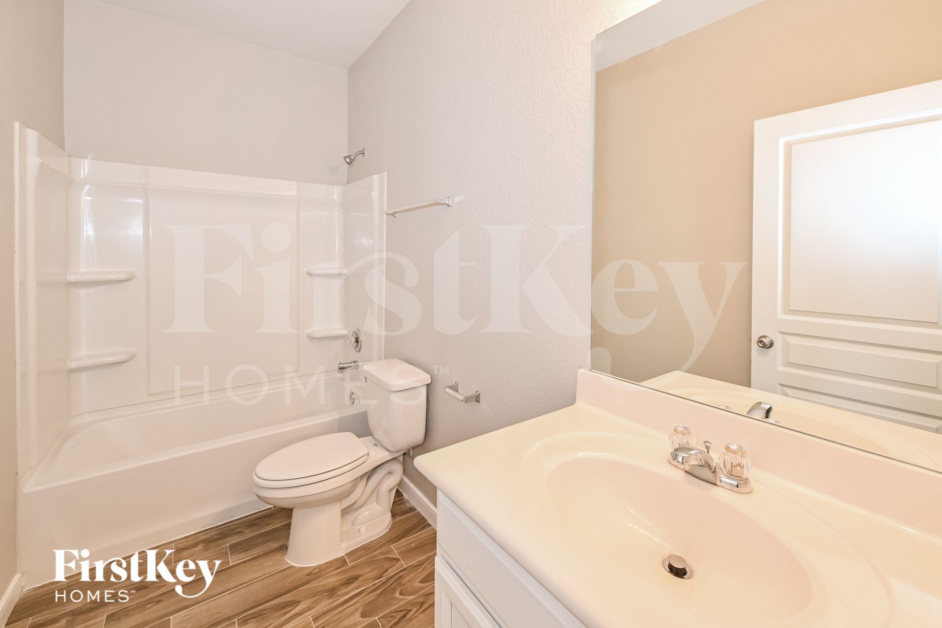 Building Photo - 2722 Skyview Long Dr