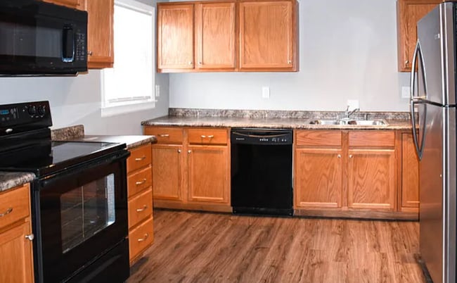 Building Photo - Updated 3 Bedroom Home Available Now!