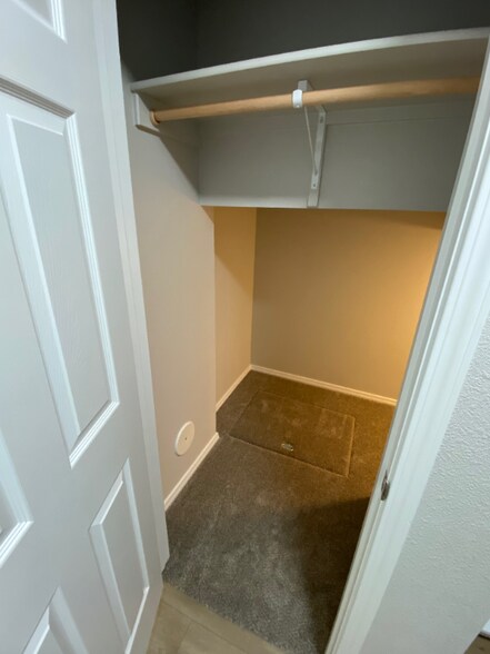 Building Photo - 1725 SW Miner St