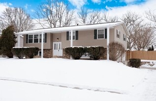 Building Photo - 919 Seneca Dr