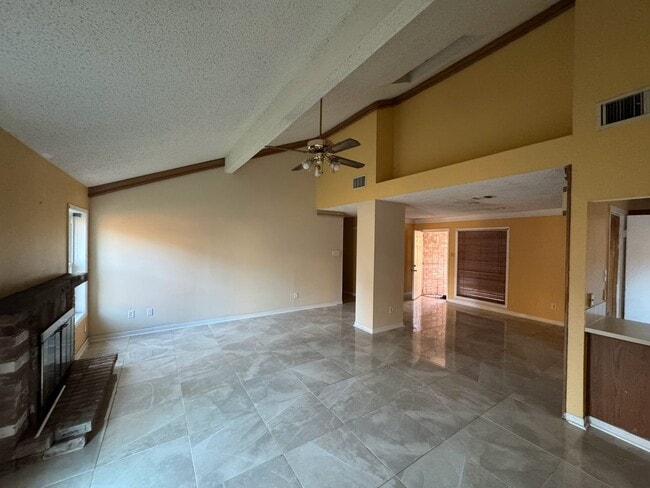 Building Photo - 7411 Creekfield Dr