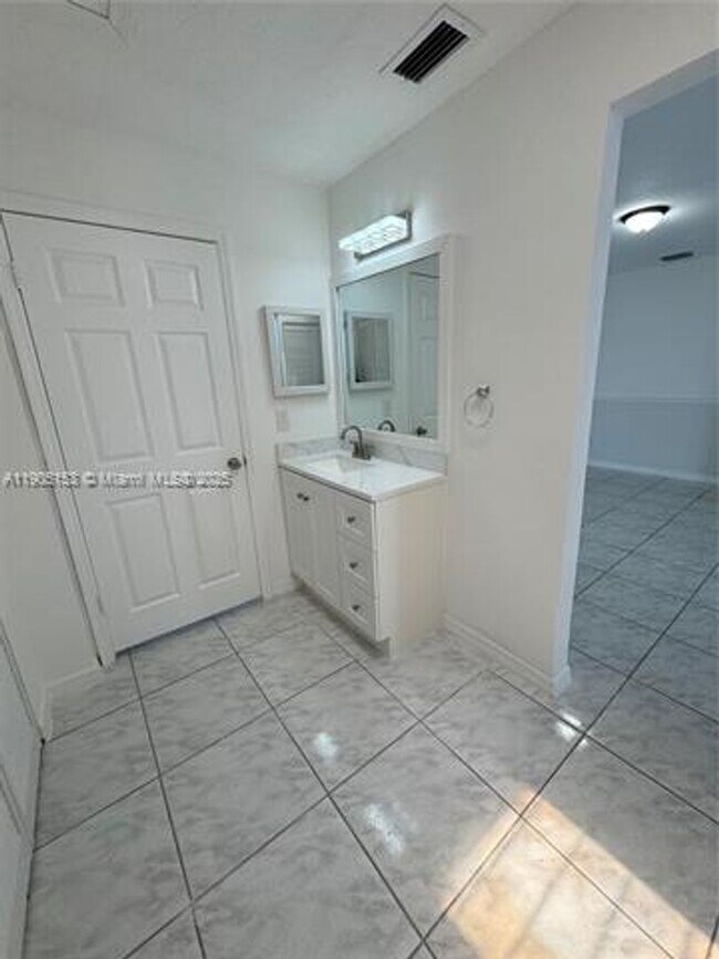 Building Photo - 11434 SW 185th St