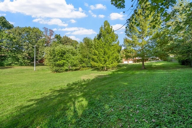 Building Photo - Nice all brick home- in the heart of Sango!