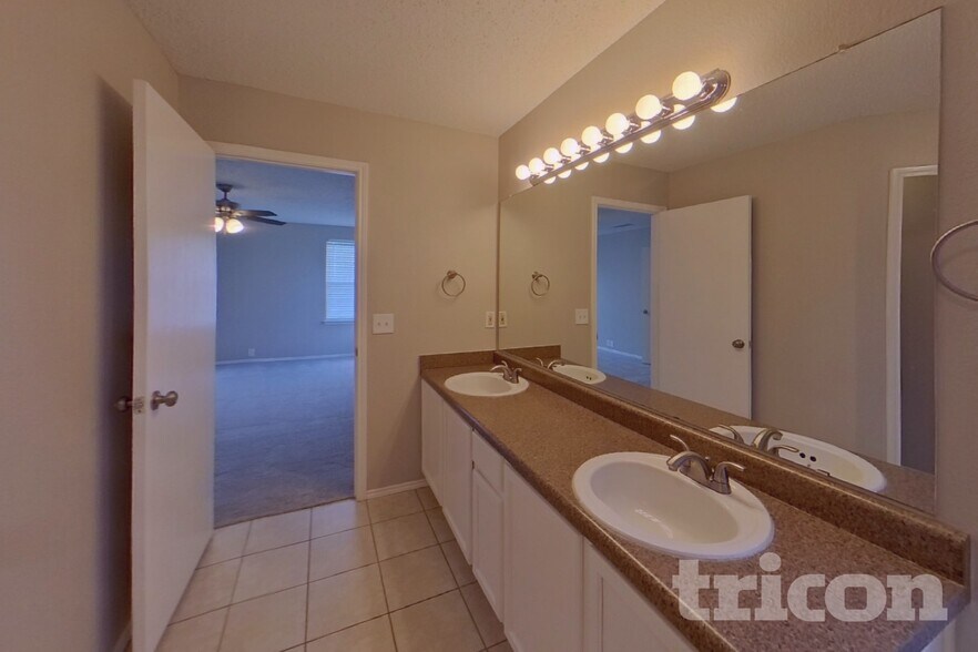 Building Photo - 1817 Citadel Dr