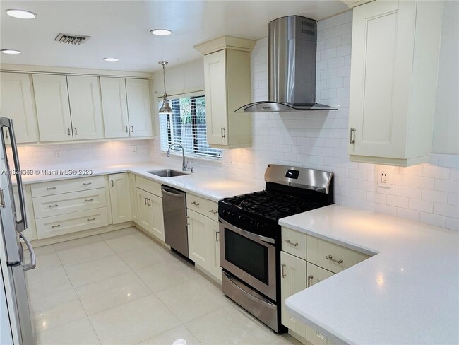 Building Photo - 15038 SW 89th Ter Rd