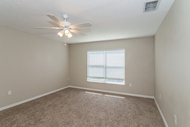 Building Photo - 3017 Sunset Ridge Dr