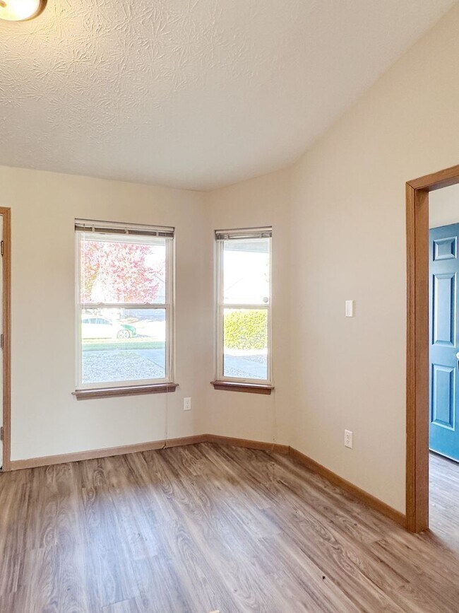 Building Photo - Spacious 2-Bed, 2-Bath Duplex with Attache...