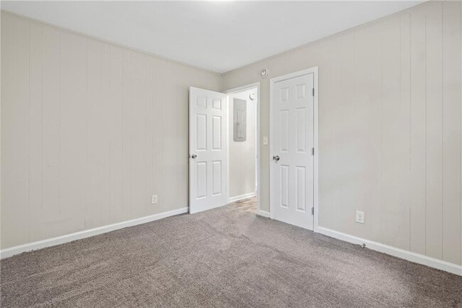 Building Photo - 33 Smyrna Powder Springs Rd SE