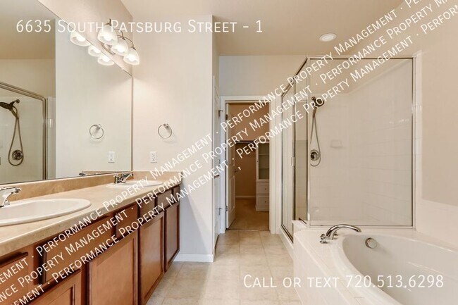 Building Photo - Beautiful Beacon Point Townhome