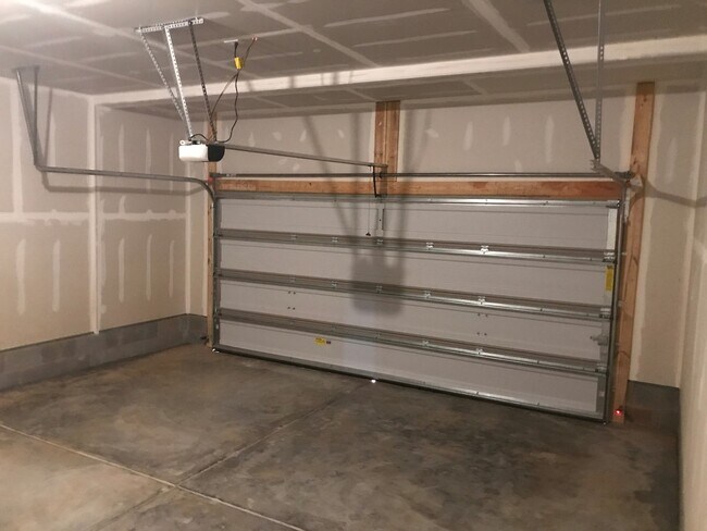 Building Photo - 1037 Bannister Rd