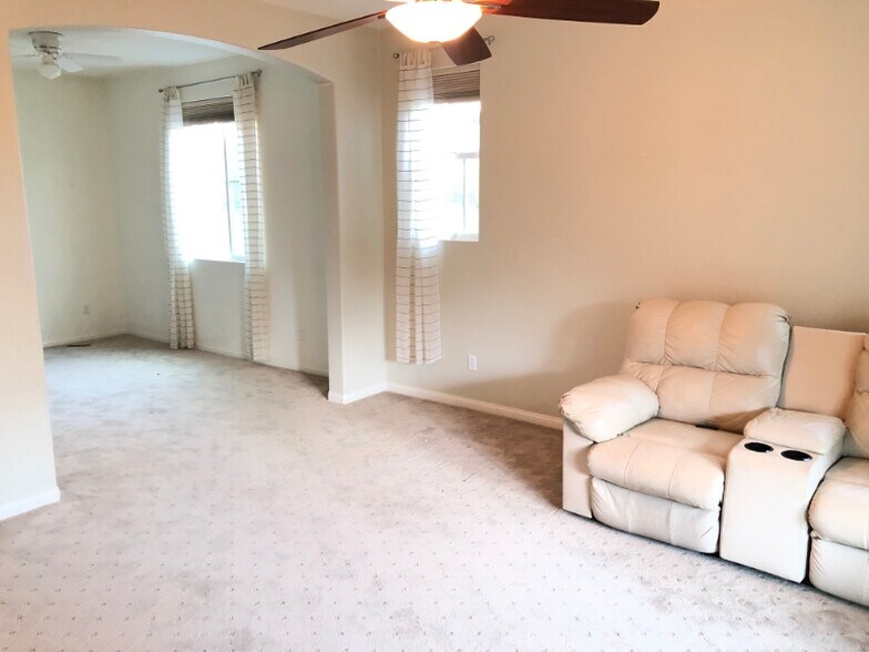 Building Photo - 41299 St Croix