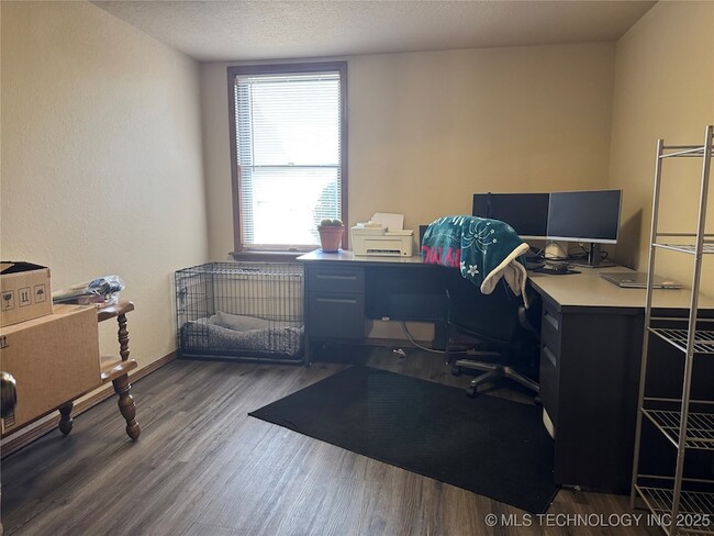 Building Photo - 14518 S Maple Ave