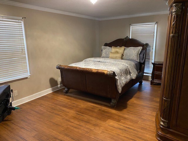 Building Photo - 1706 Pineknoll Ln