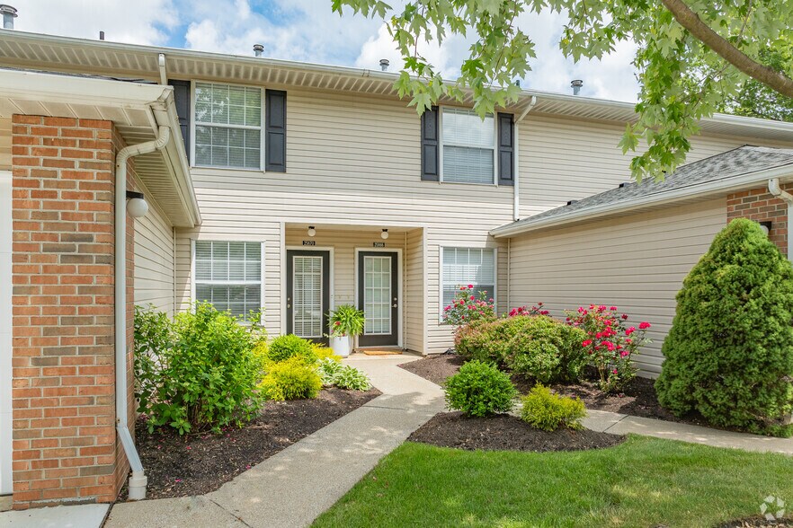 Townhomes - Winfield Commons