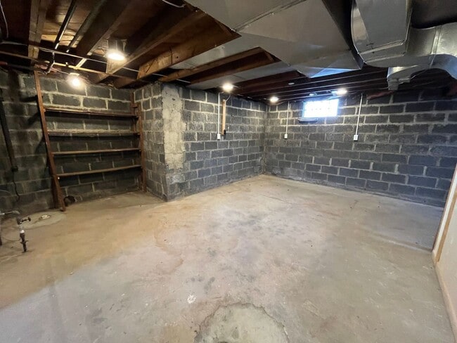 Building Photo - Two Bedroom Home in Smithville