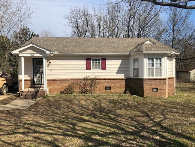 Primary Photo - Cute Country Home!