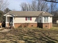 Building Photo - Cute Country Home!