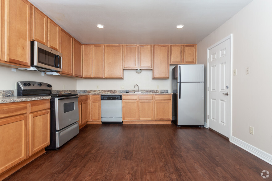 Large Kitchen - Millbrook Apartments