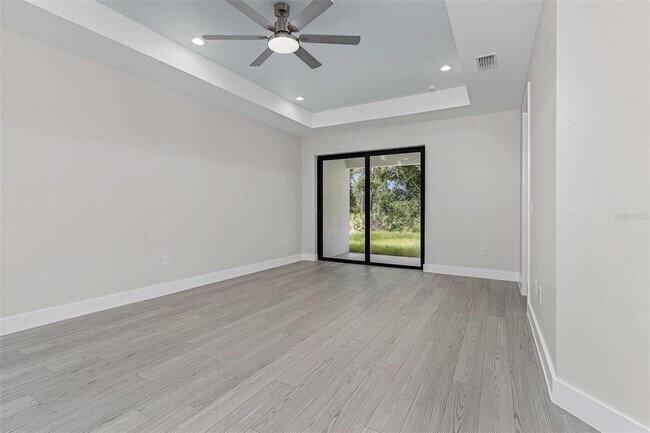 Building Photo - 26221 Sandhill Blvd