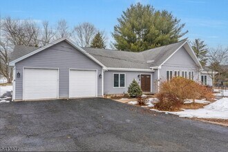 Building Photo - 10 N Rd