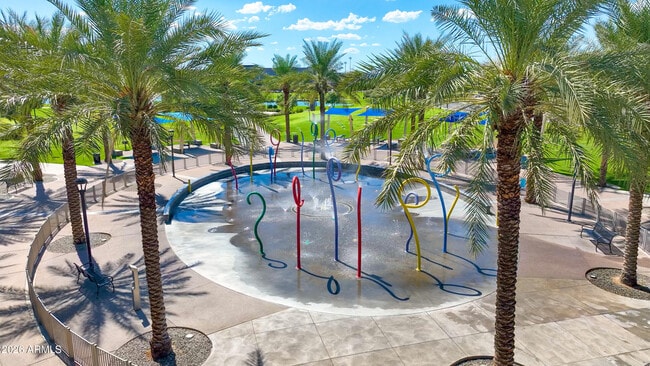 Building Photo - 540 N May