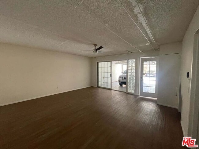 Building Photo - 15033 Sherman Way