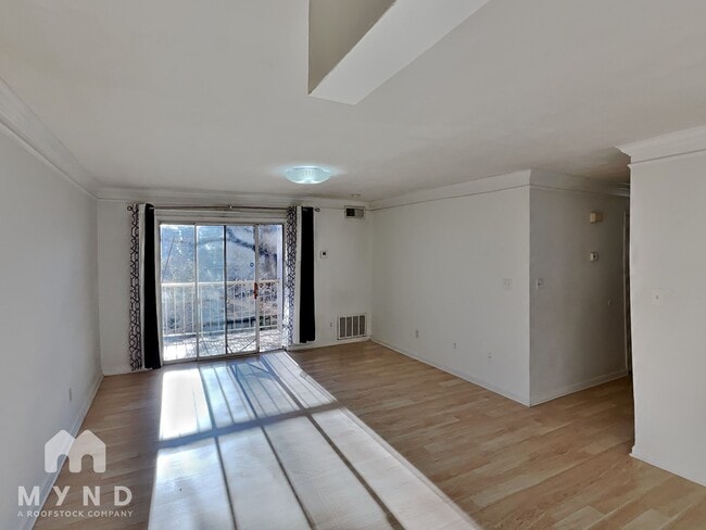 Building Photo - 7992 Shady Oak Trail