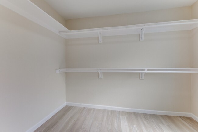 Building Photo - 1223 Evergreen Dr