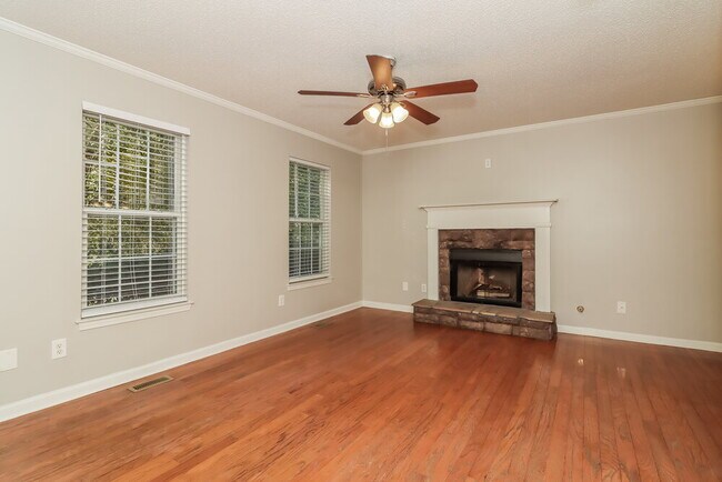 Building Photo - 236 Amy Blvd