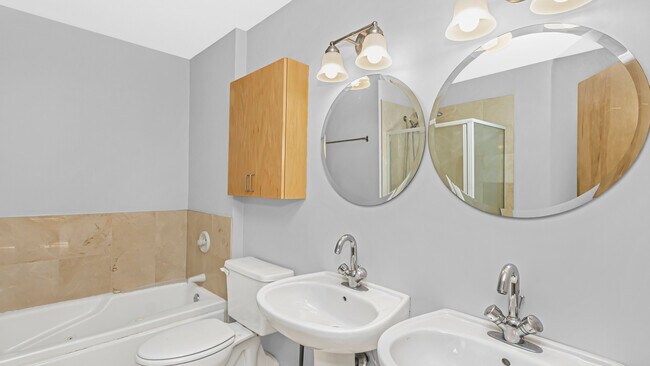 Building Photo - 701 W Jackson Blvd