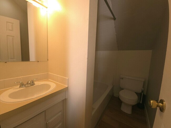 Building Photo - 896 18th St