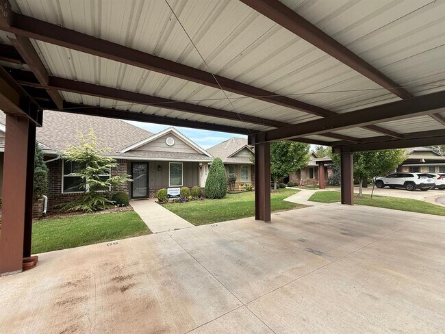 Building Photo - 8809 SW 55th St