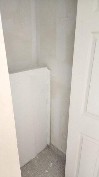 Building Photo - 4156 Inverrary Dr