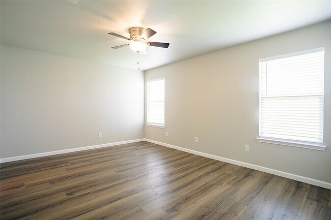 Building Photo - 10500 Aransas Dr