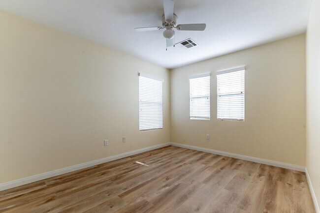 Building Photo - Summerlin West Resort Style Home