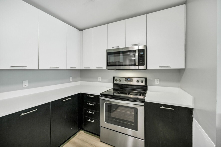 Model Kitchen - Empire Columbia Apartments